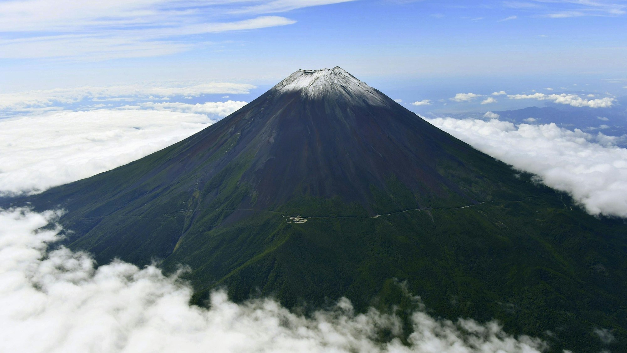 Der Gipfel des Fuji, Japans höchstem Berg. Er ist ein beliebtes Ziel bei Bergsteigern.