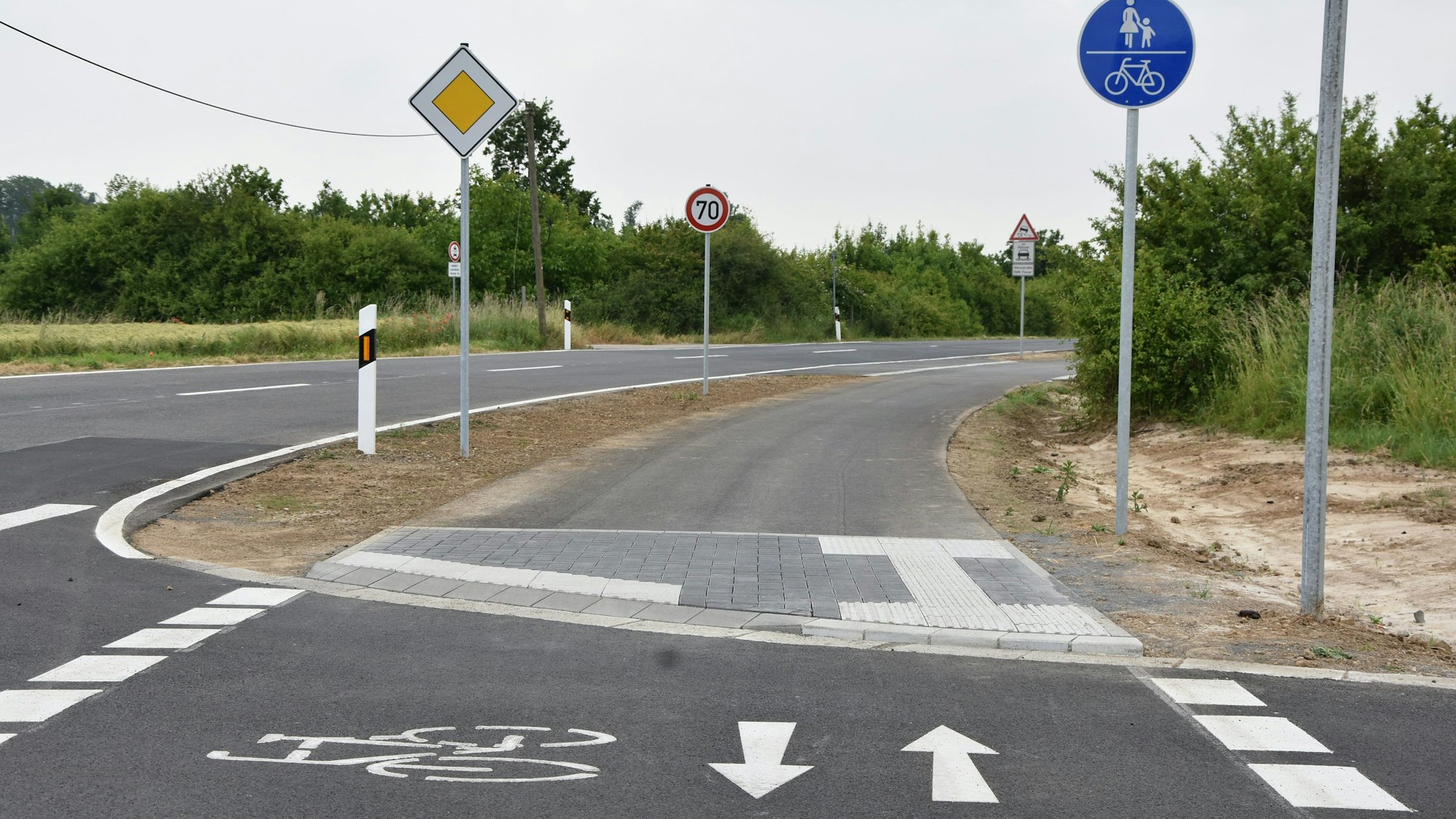 Der neue Radweg entlang der Kerpener Straße.