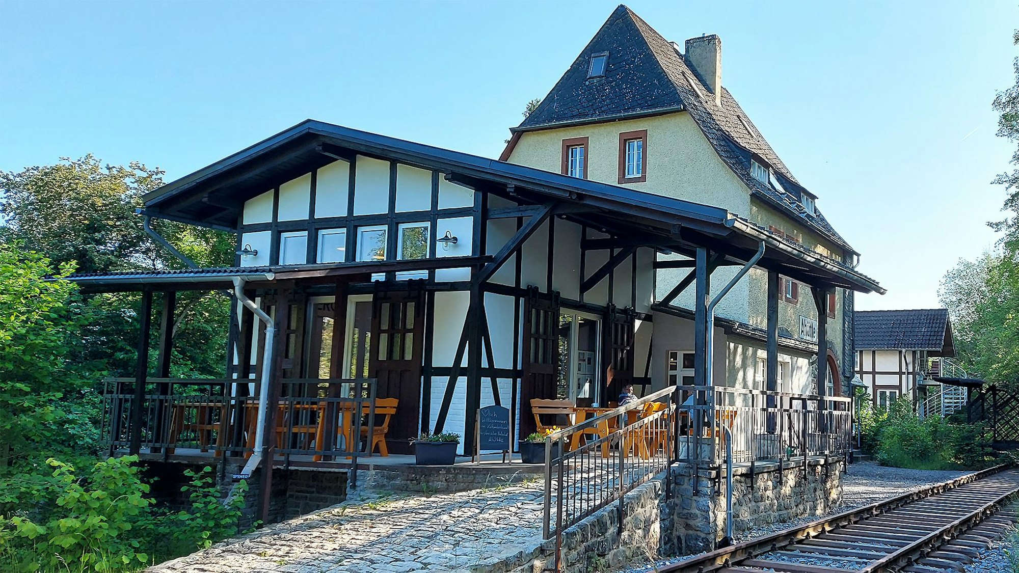 Der ehemalige Bahnhof in Üxheim-Ahütte ist heute ein Museum.