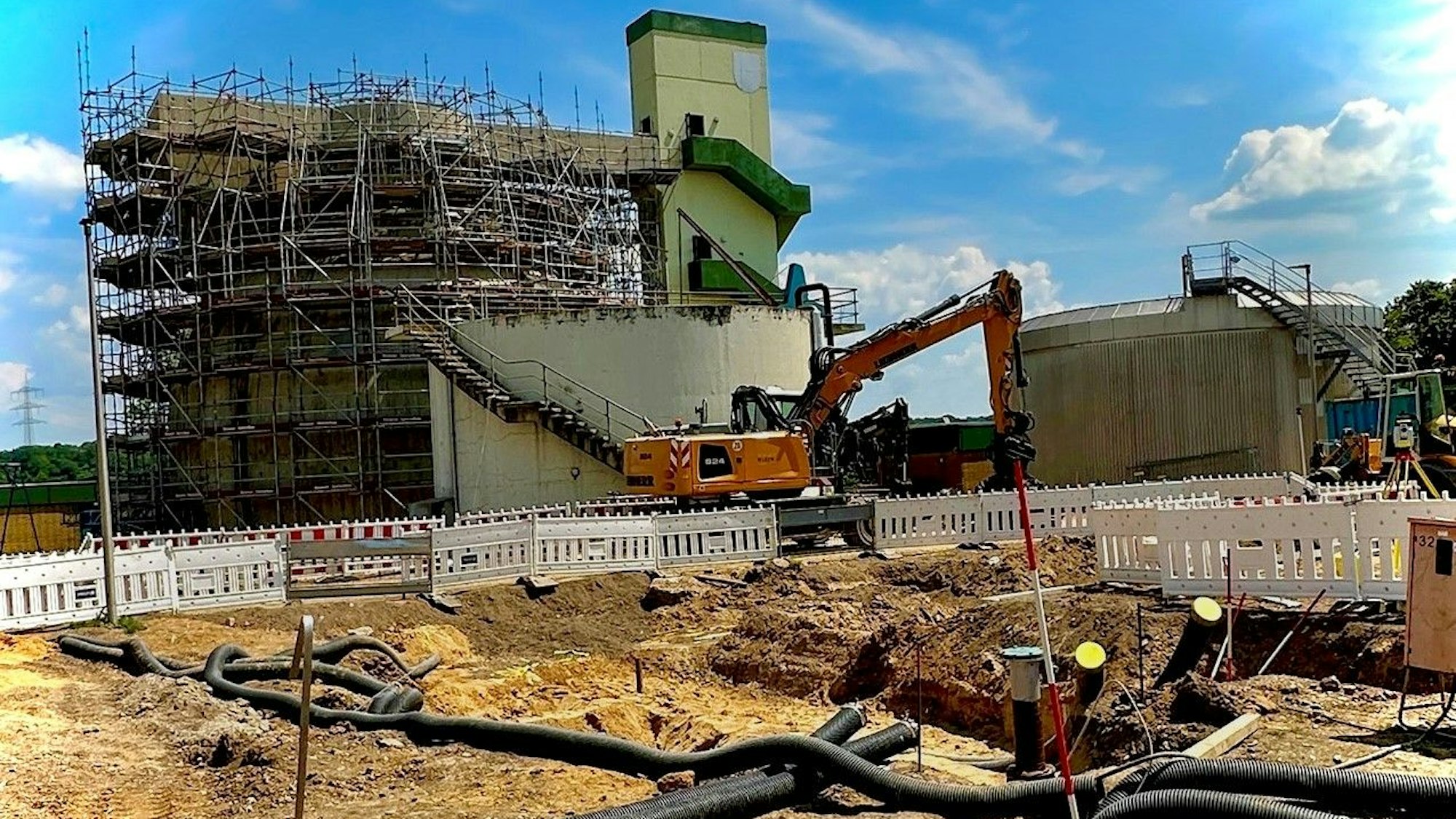 Die Köttinger Kläranlage, die durch die Flutkatastrophe sehr stark beschädigt wurde.