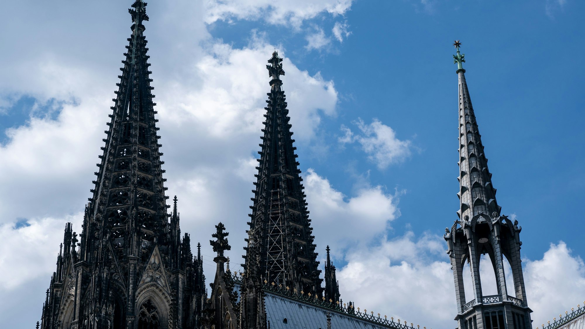 Diese Woche wird das Kölner Wetter zunehmend sonniger. Temperaturen steigen bis zum Wochenende auf sommerliche 30 Grad.