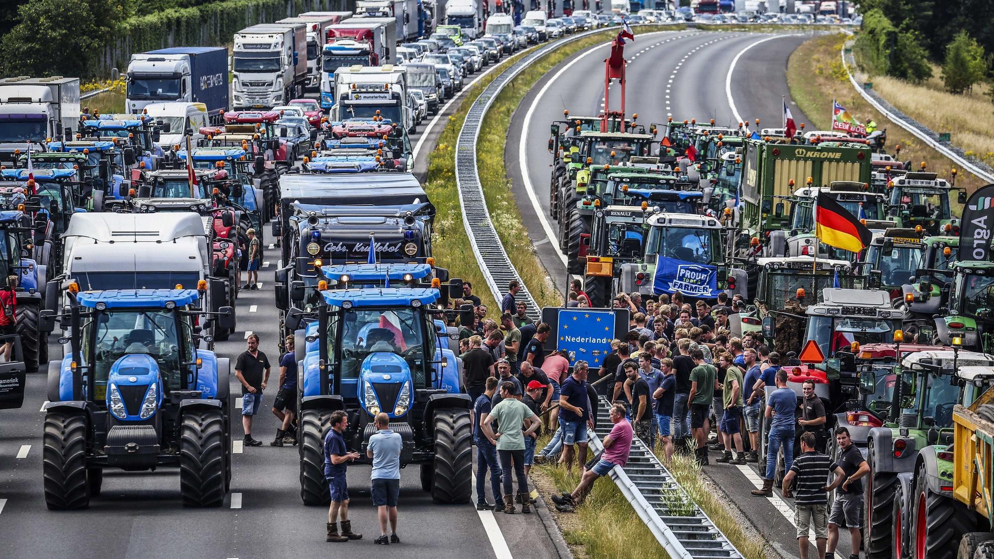 Sie sind viele, und sie sind laut: Niederländische Bauern protestieren gegen Umweltauflagen ihrer Regierung.