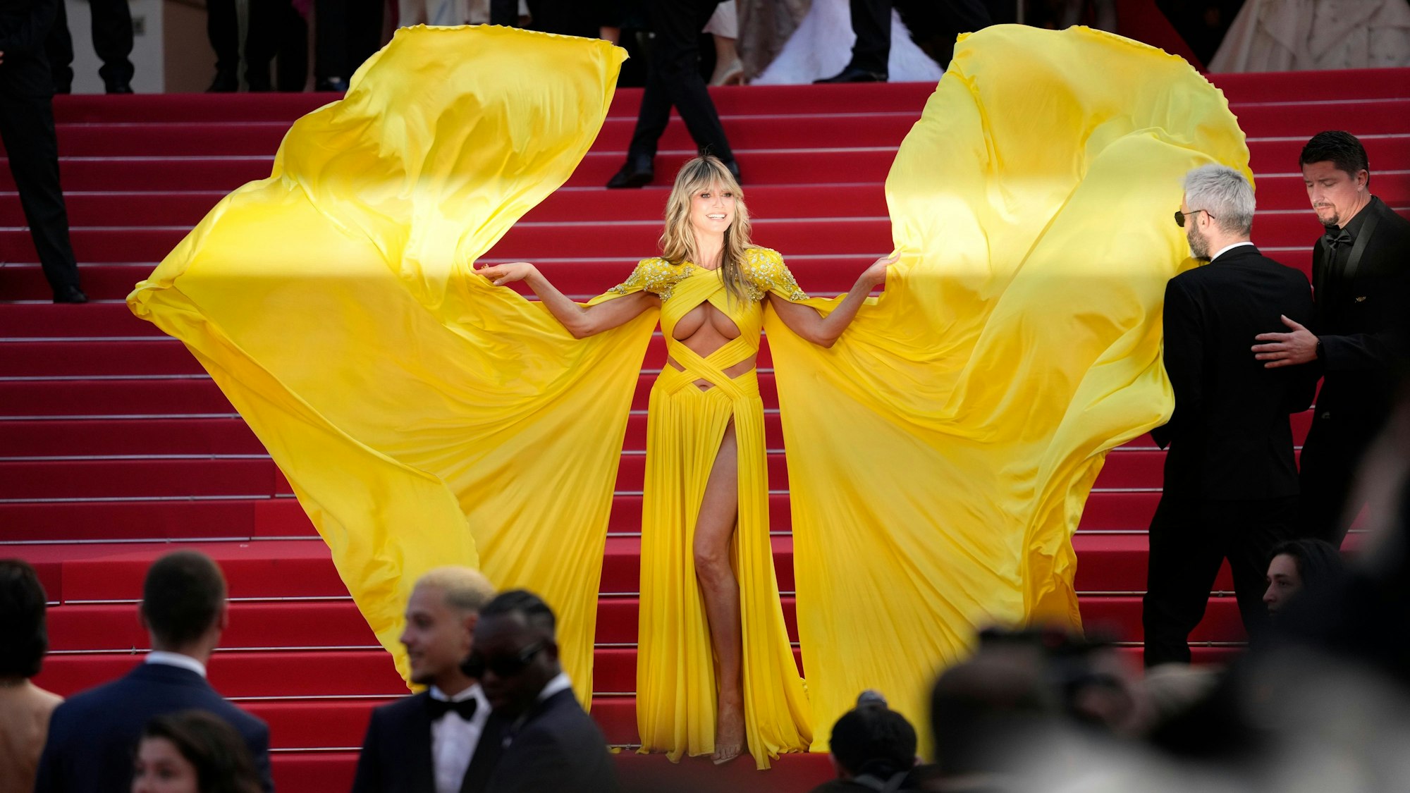 Heidi Klum poses for photographers upon arrival at the premiere of the film 'The Pot-au-Feu' at the 76th international film festival, Cannes, southern France, Wednesday, May 24, 2023. (Photo by Scott Garfitt/Invision/AP)