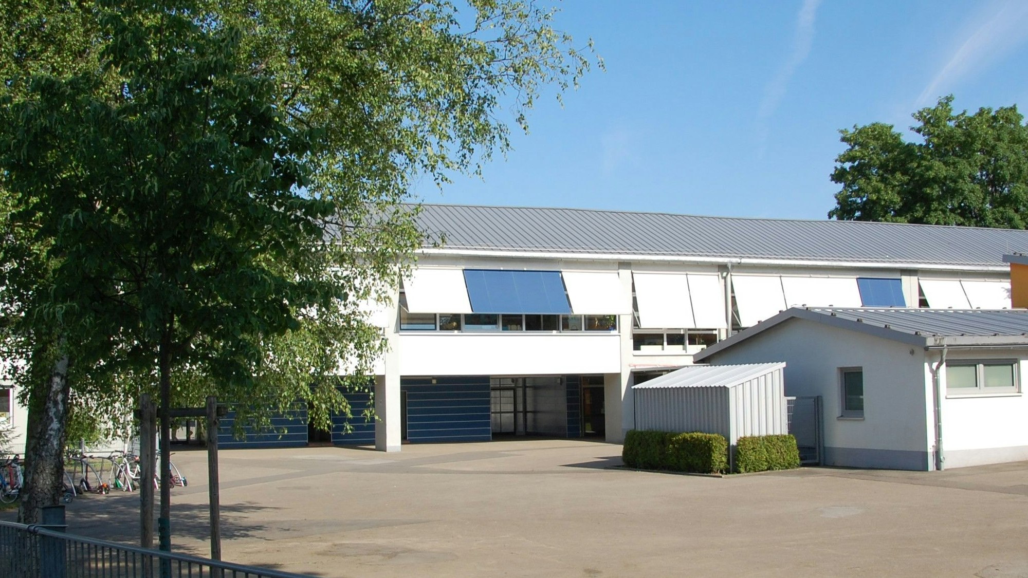 Blick auf die Ernst-Moritz-Arndt-Schule in Burscheid