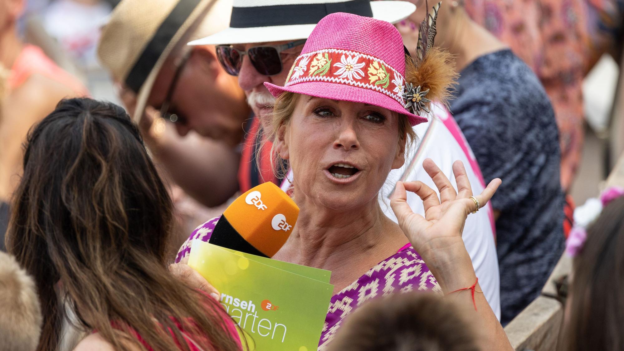 Moderatorin Andrea Kiewel während der Live-Sendung «ZDF-Fernsehgarten» unter dem Partymotto «Mallorca vs. Oktoberfest».