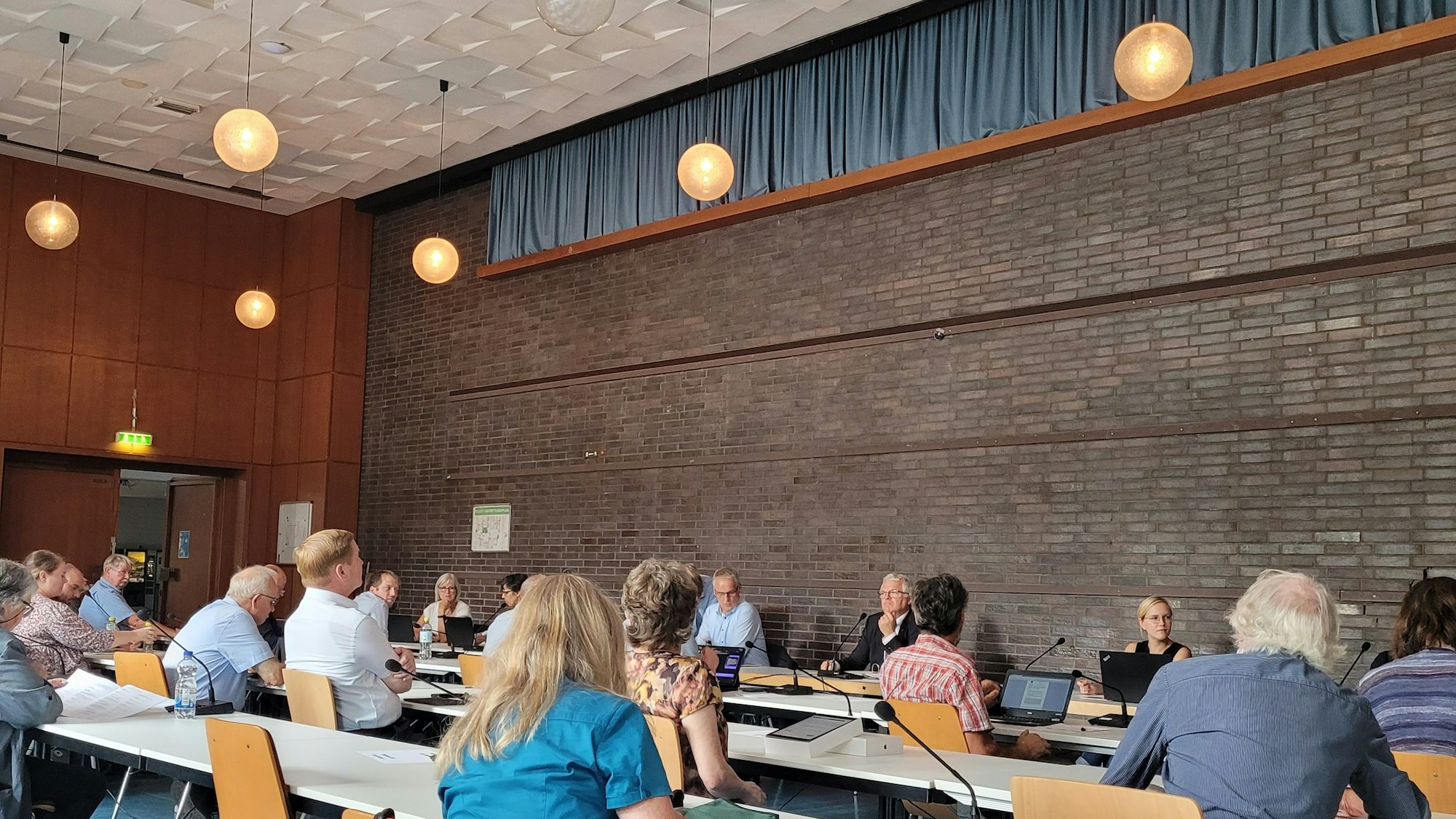 Der Gemeinderat in Kürten während einer Sitzung.