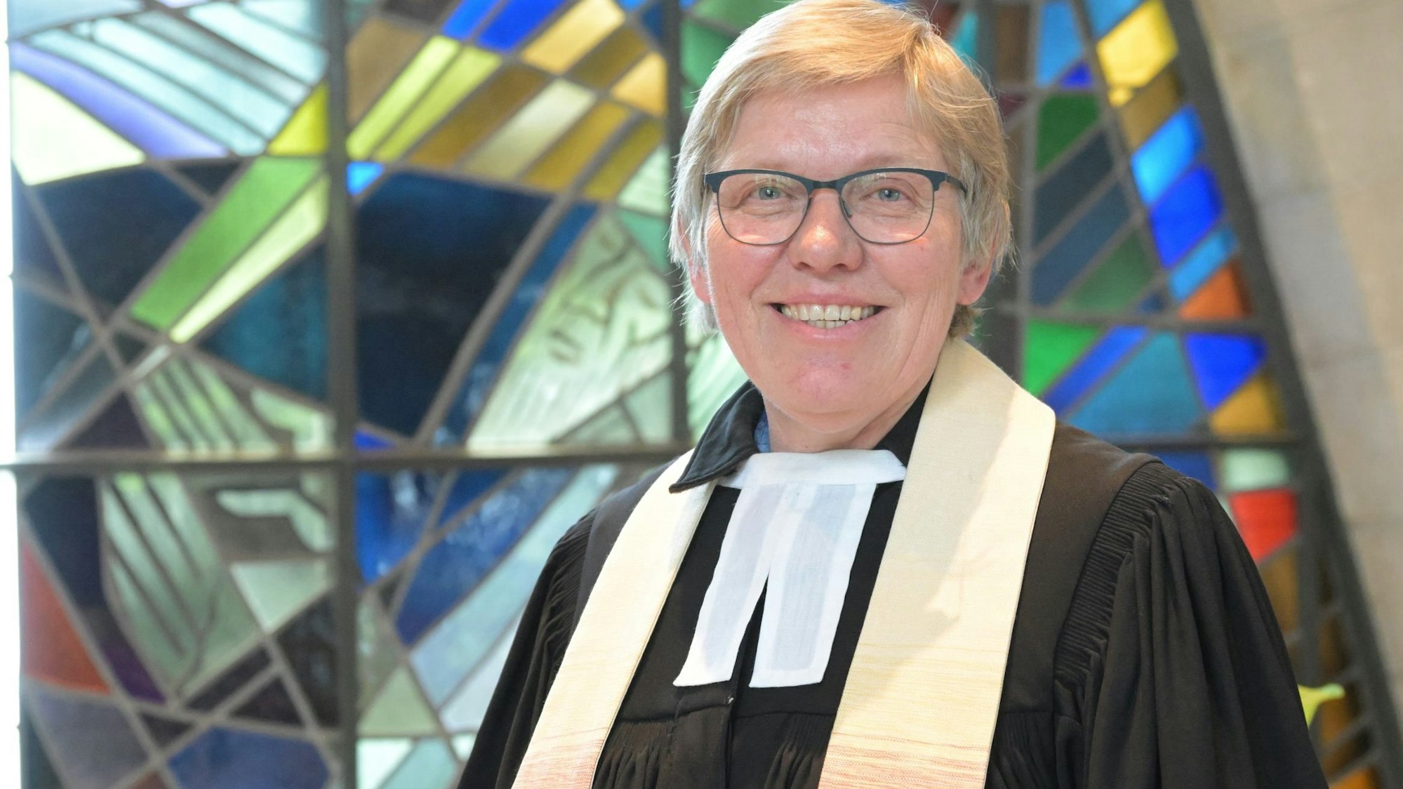 Portrait Erika Juckel Pfarrerin Forsbach