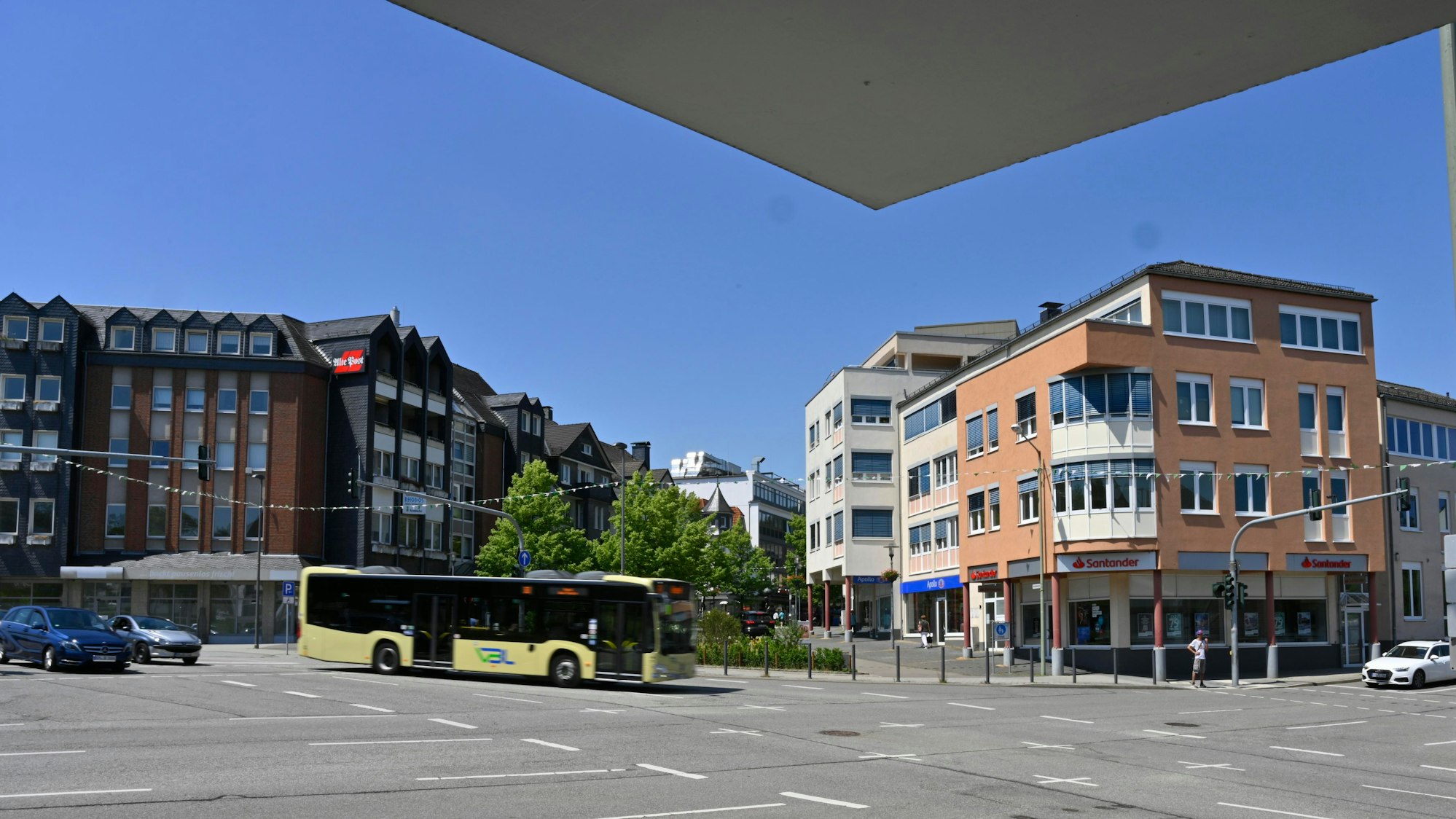 13.06.2023
Gummersbach
Die Ovag rechnet auf Grund von Straßenbauarbeiten in den kommenden Wochen mit Behinderungen.