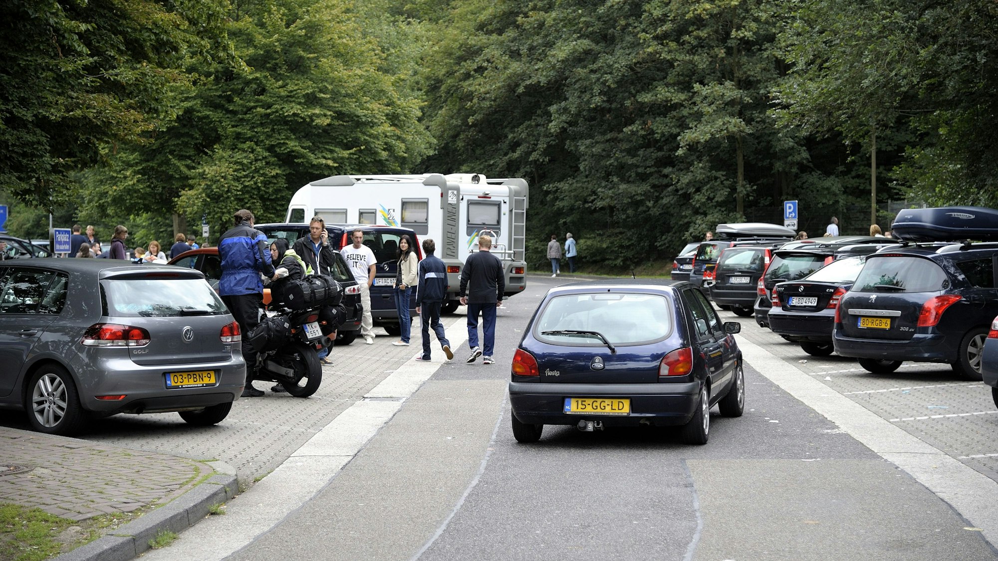 Die Autobahn-Raststätte Königsforst West an der Autobahn 3 gehört zu Rösrath (Archivbild vom Sommerferienbeginn).
