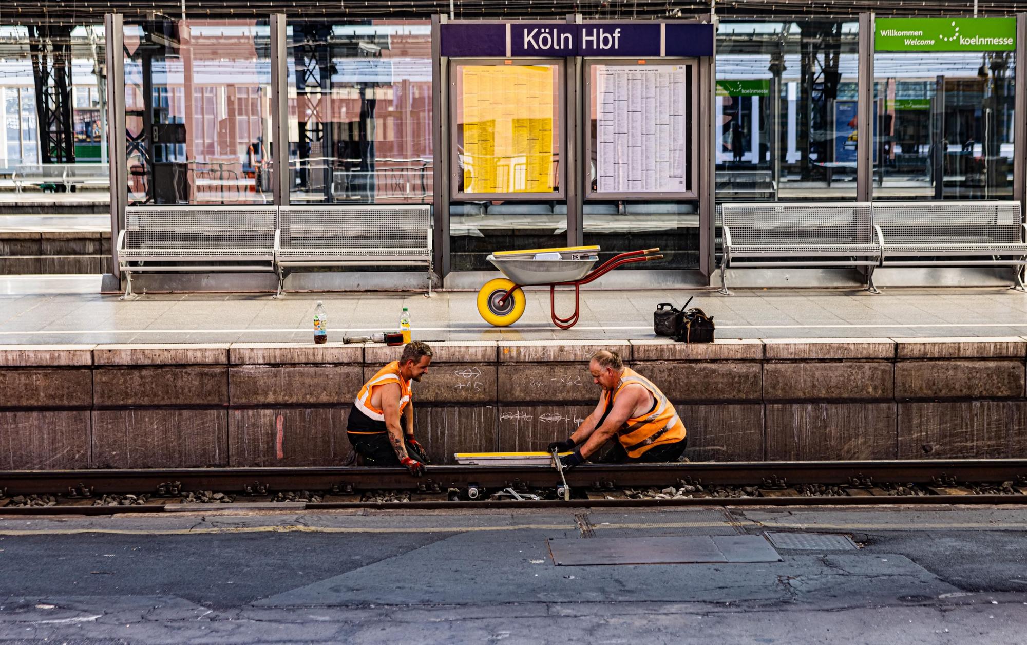 Gleisarbeiten im Kölner Hauptbahnhof.
