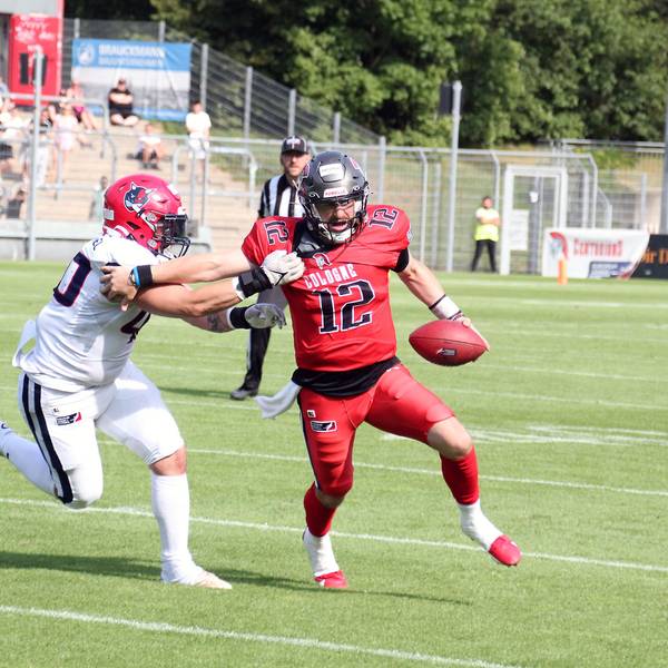 Dylan Jacob (r.), Quarterback der Cologne Centurions