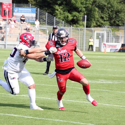 Dylan Jacob (r.), Quarterback der Cologne Centurions