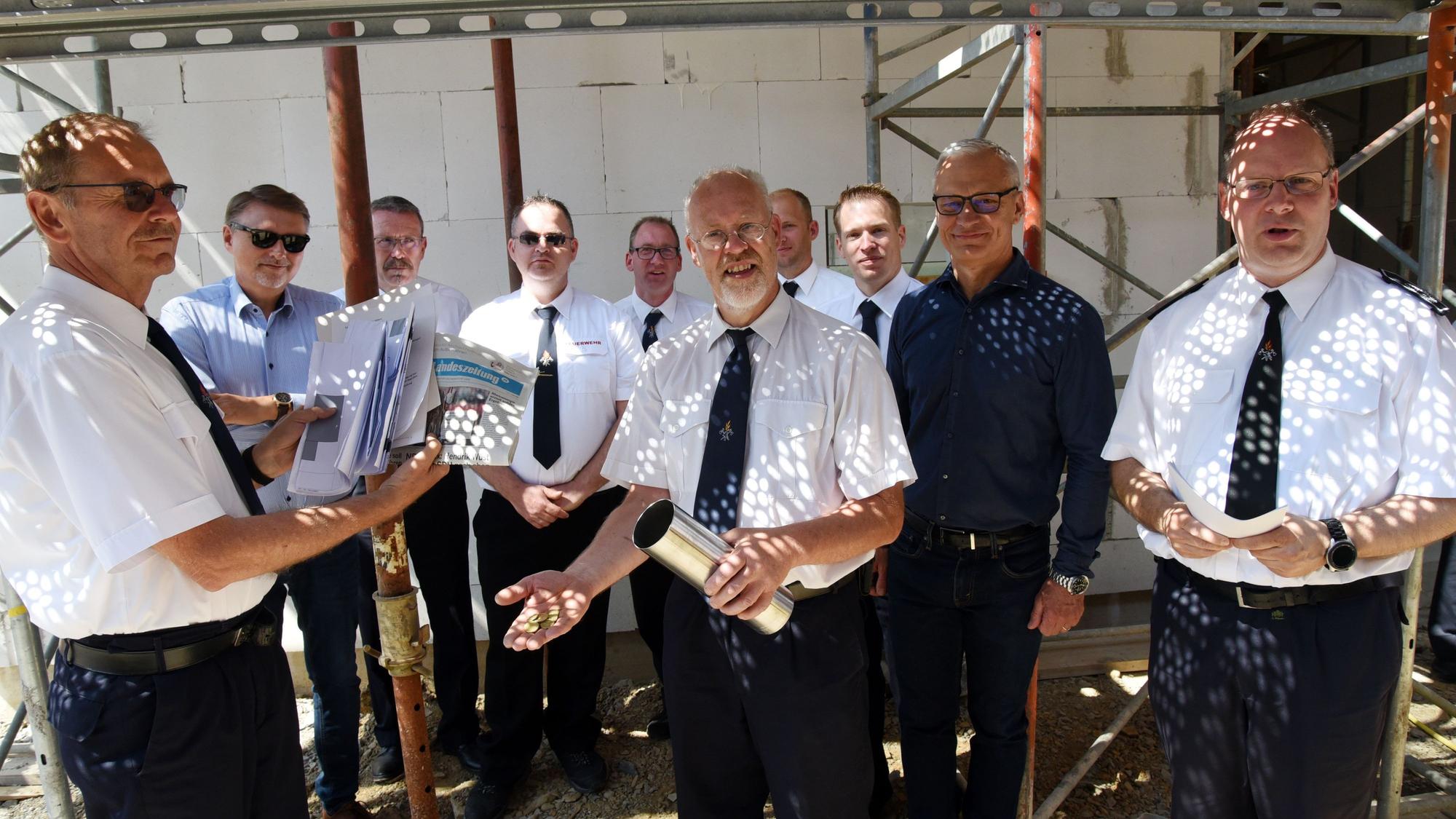 Grundsteinlegung Neues Feuerwehrgeraetehaus in Frielingsdorf Scheel
