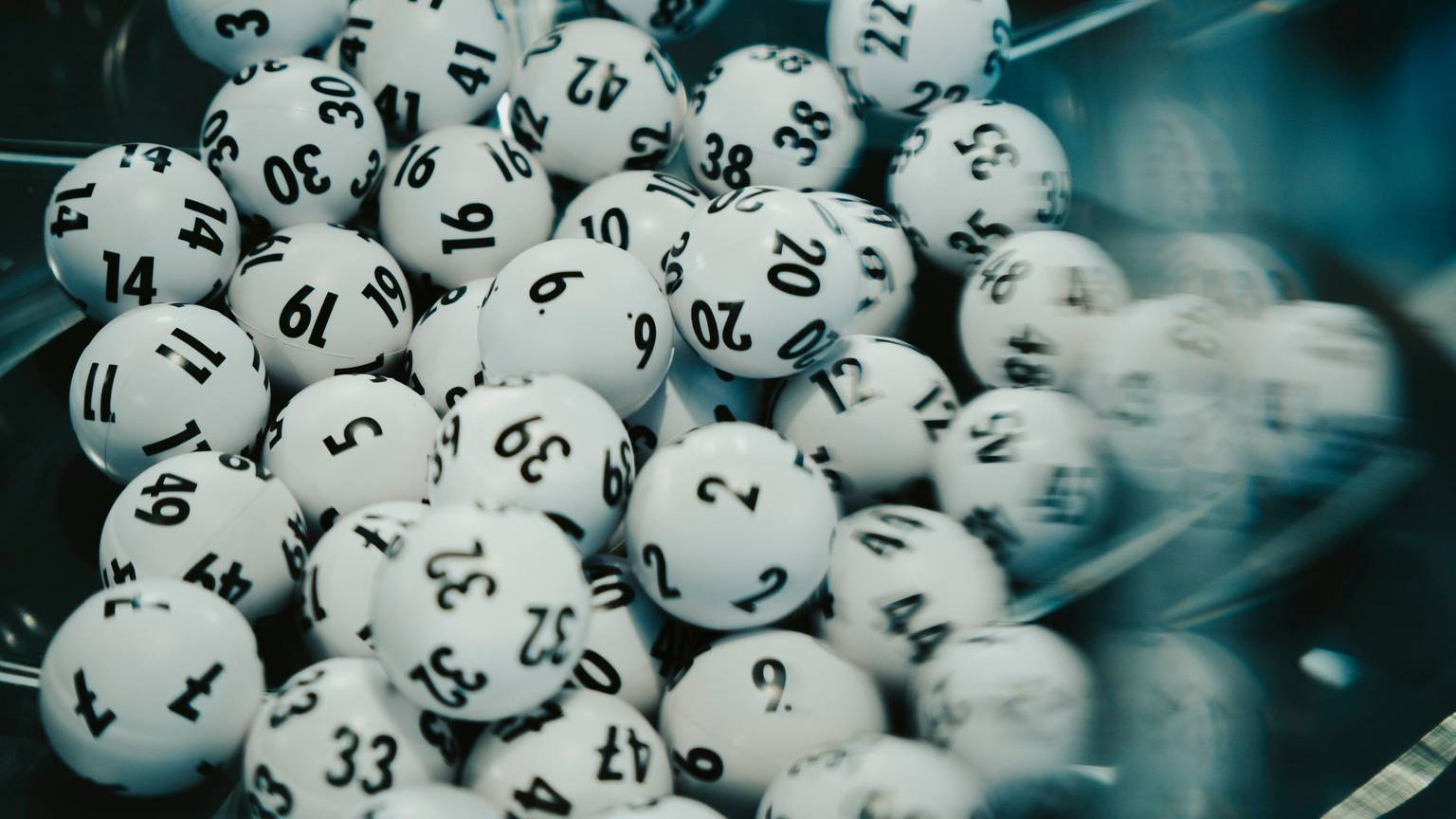 Mit dem Teilsystem 610 erzielte ein Tipper aus dem Raum Hagen am Samstag (17. Juni) einen millionenschweren Treffer bei LOTTO 6aus49: Mehr als 6,6 Millionen Euro werden dem Spielteilnehmer in Kürze ausgezahlt.