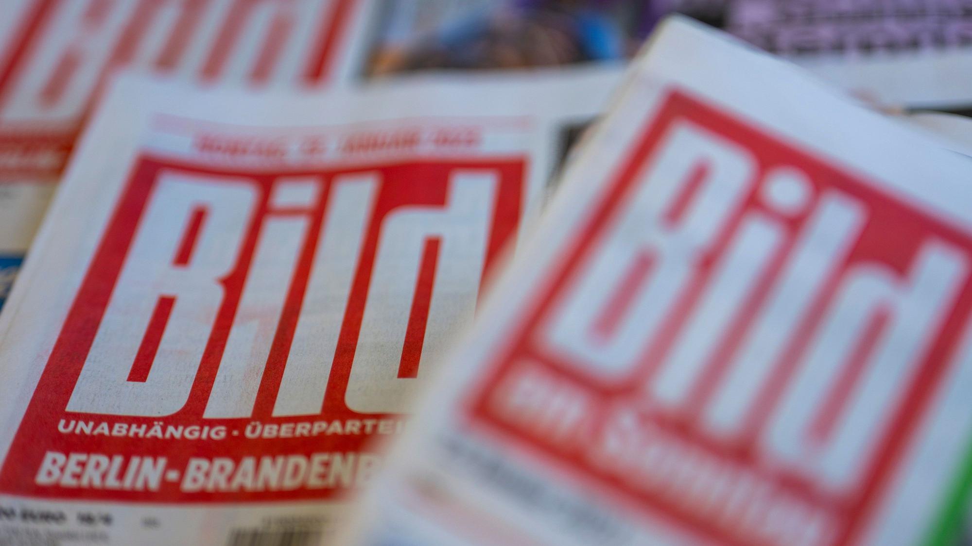 Der Axel-Springer-Verlag will seinen Sparkurs bei der ´Bild»-Zeitung mit schlankeren regionalen Strukturen voranbringen. Die Zahl der Regionalausgaben soll von 18 auf 12 verringert und kleinere Standorte sollen komplett geschlossen werden.