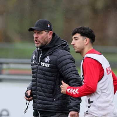 Dimitrios Limnios beim Training mit Steffen Baumgart