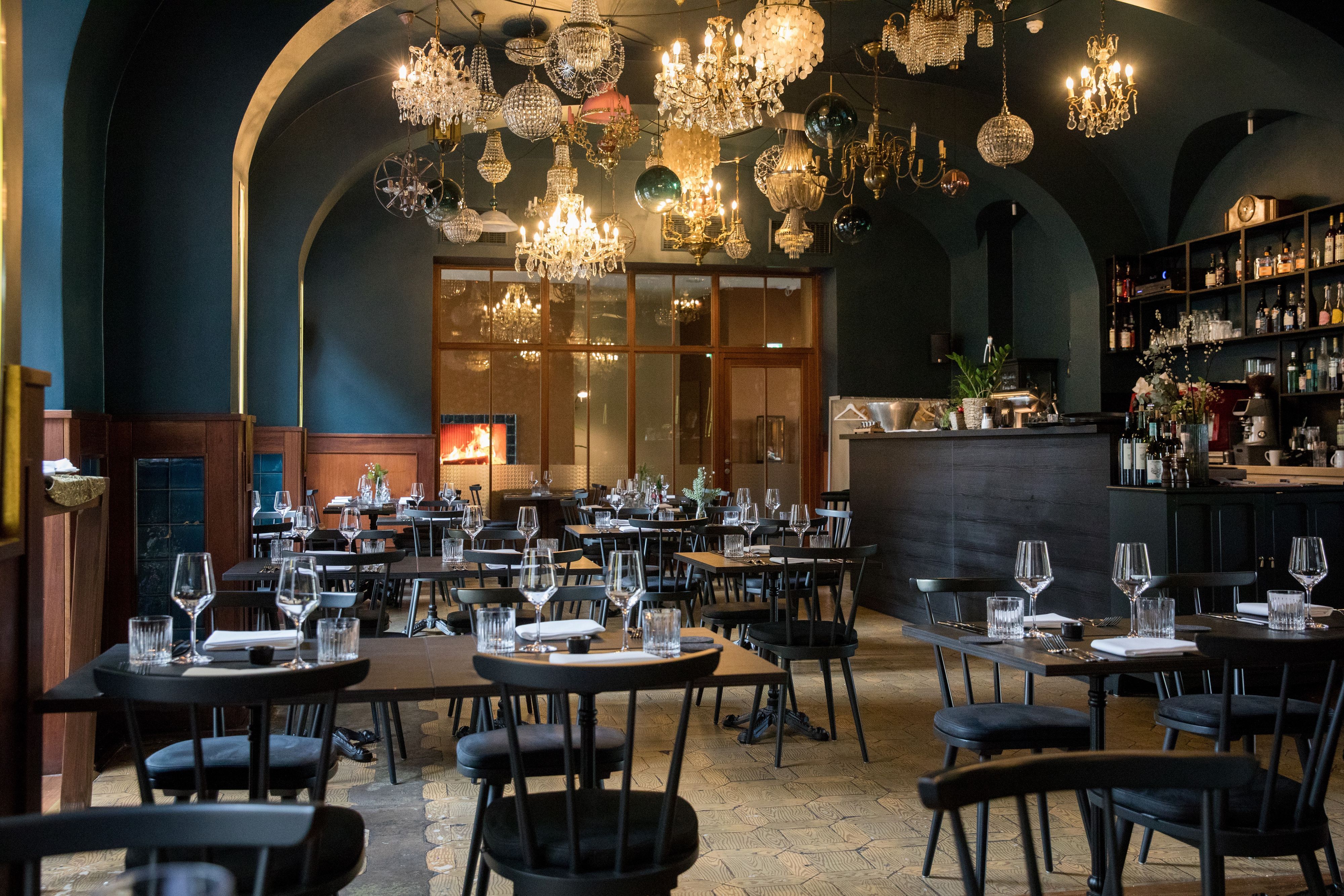 Der Lichtergarten im Innenraum des Restaurants „Augustin“ im Kölner Kunibertsviertel.