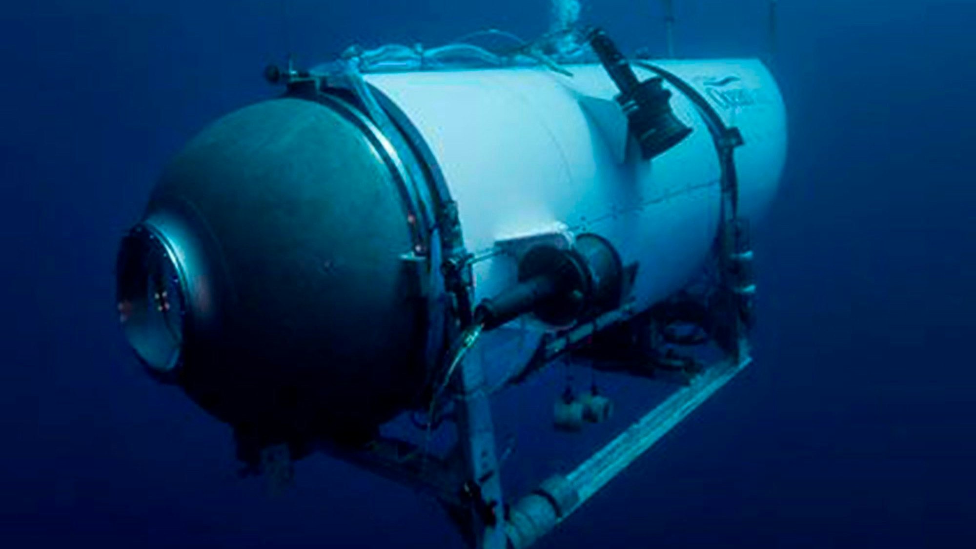 Das Tauchboot „Titan“ des Unternehmens OceanGate ist unter Wasser bei einem Tauchgang zu sehen.