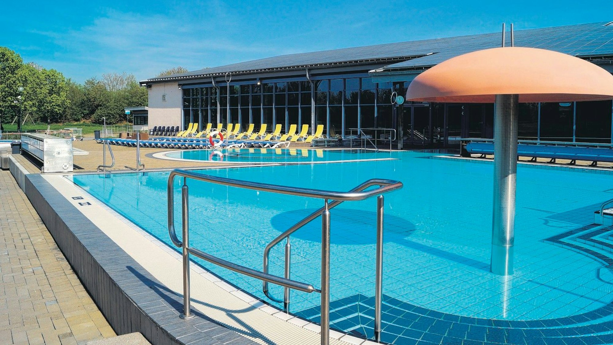 Das Foto zeigt ein Archivfoto von der Erftlagune ohne Besucher.