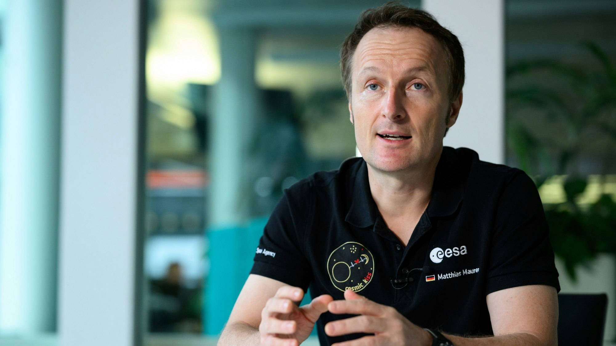 Der deutsche Astronaut Matthias Maurer weiß: Die Besatzung muss Ruhe bewahren, auch wenn das sicher nicht leicht ist.