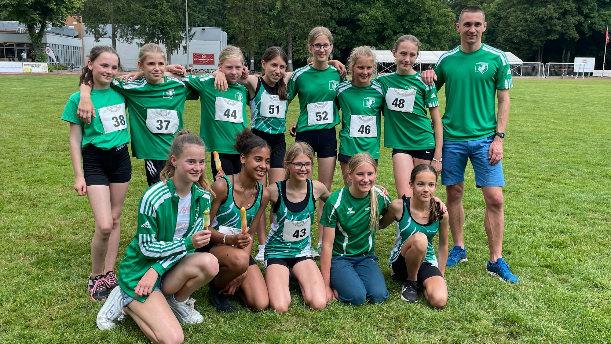 Das Team Rhein-Eu trat beim Wettkampf in Köln erstmals gemeinsam an. Es umfasst U14-Leichtathletinnen des LC Euskirchen und des TV Rheinbach.