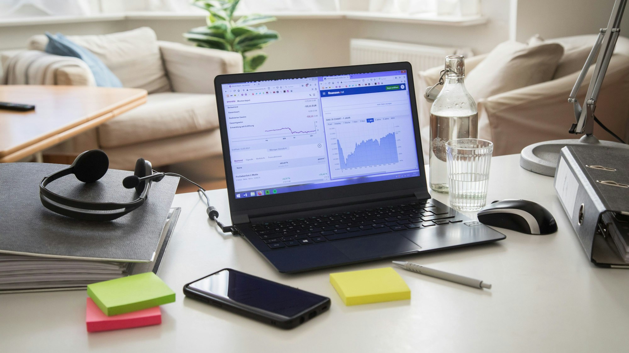 Viele Sparer bleiben über Jahrzehnte bei ihrer Hausbank – auch wenn diese ihre Gebühren erhöht oder Sparzinsen nicht an die Kunden weitergibt.