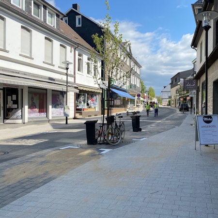 Blick auf die mittlere Hauptstraße in Burscheid.
