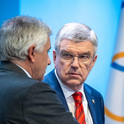 IOC-Präsident Thomas Bach mit seinem Vize Juan Antonio Samaranch jr. vor der Wahl zum Iba-Ausschluss.