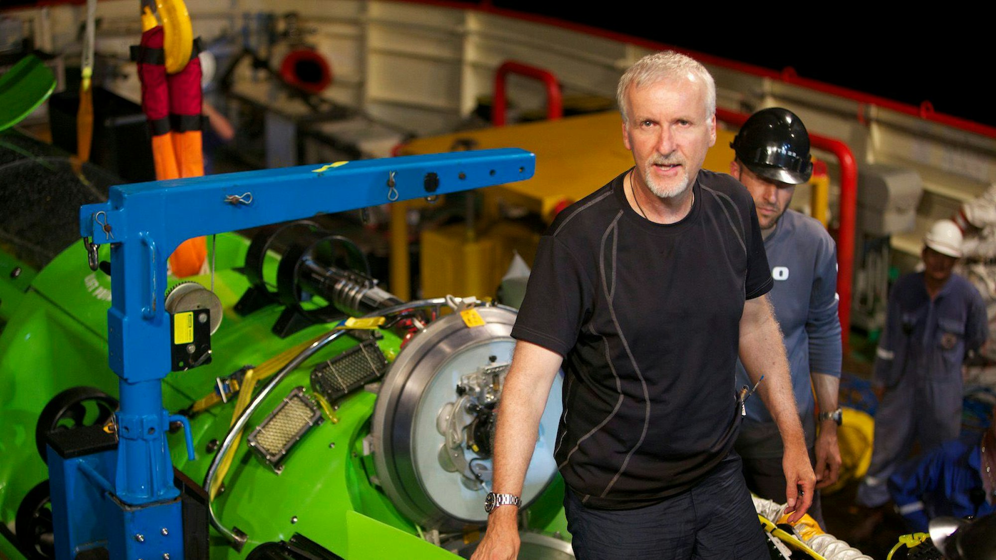 Der amerikanische Regisseur James Cameron steht in der Luke seines U-Boots „Deepsea Challenge“ während eines Tests in Jervis Bay im Süden Sydneys, Australien (Archivbild). Der „Titanic“-Regisseur tauchte selbst über 30 Mal zum berühmten Schiffswrack.