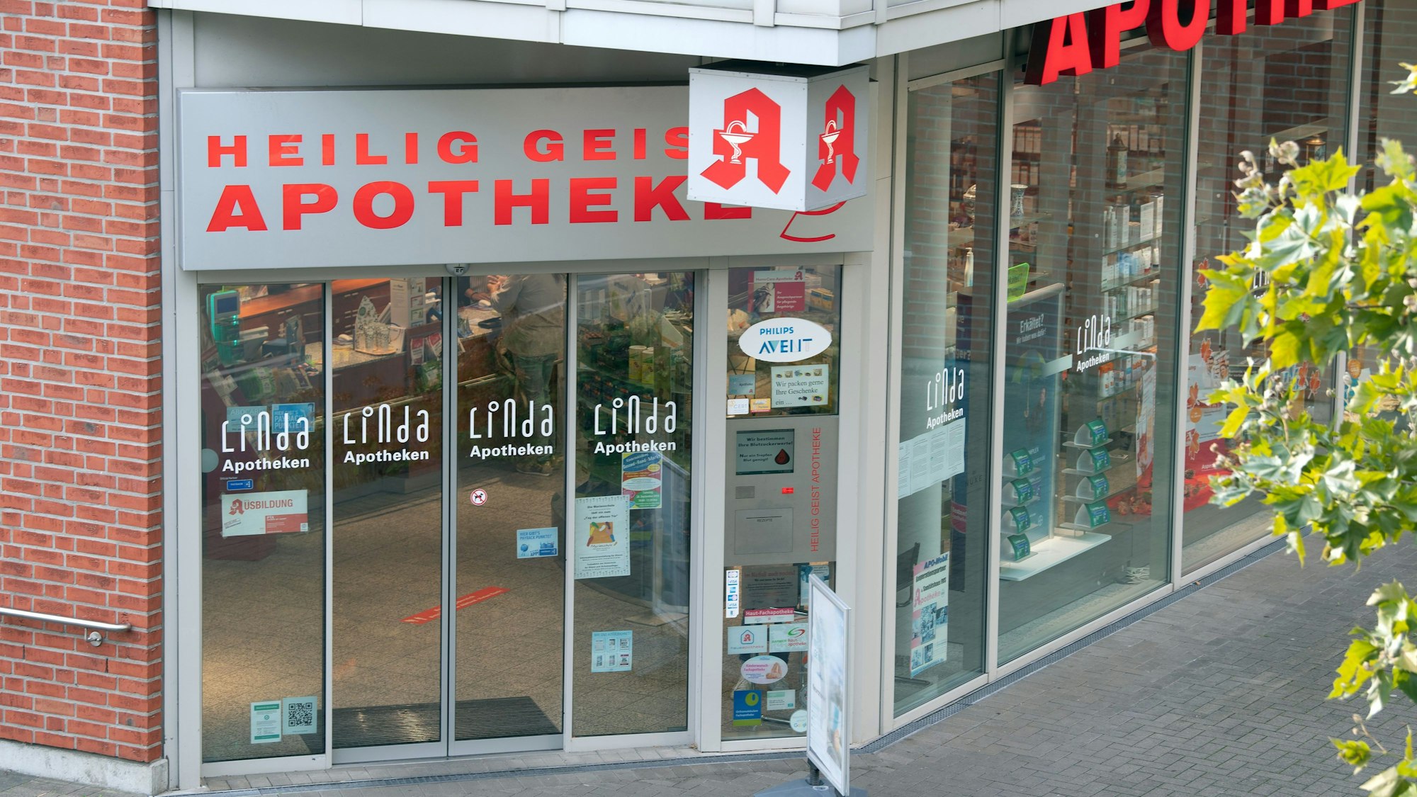 In der Heilig-Geist-Apotheke verabreichte die Apothekerin der Frau die verunreinigte Glukose-Lösung.