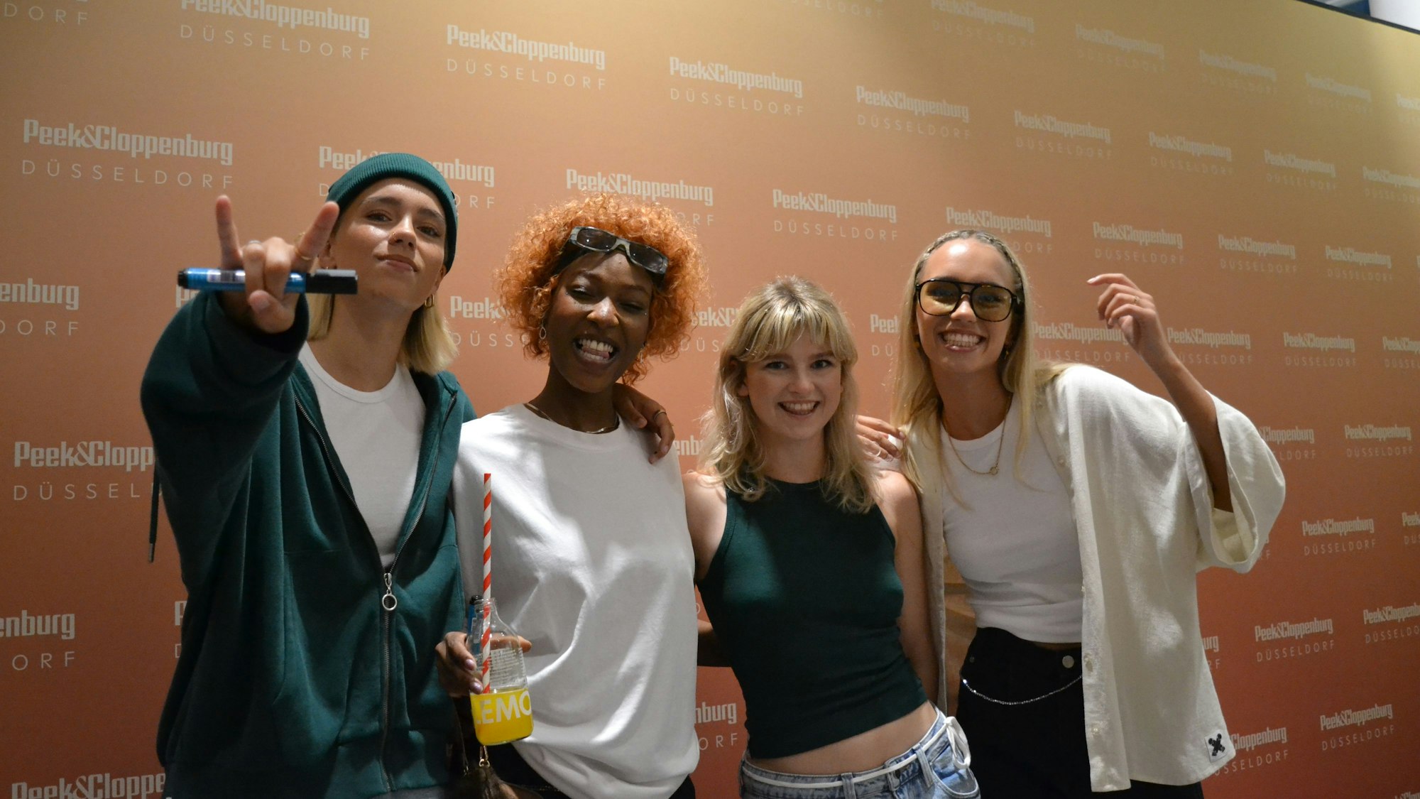 Hauptdarstellerinnen unter sich: Lena Mantler (von links), Jobel Mokonzi, Sinje Irslinger und Lisa Mantler.