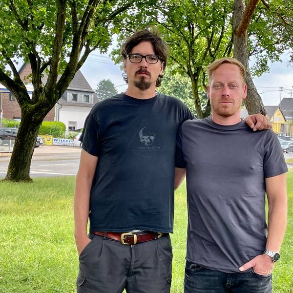 Peter Schauerte und Carsten Schmidt sammeln Spenden für die vom Brand betroffenen Familien.