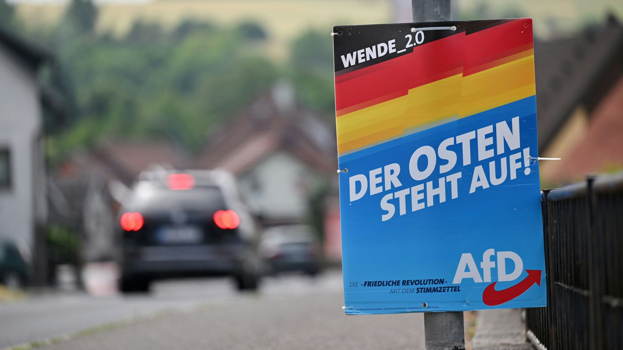 Gegen was soll der Osten eigentlich aufstehen? AfD-Plakat im Kreis Sonneberg.