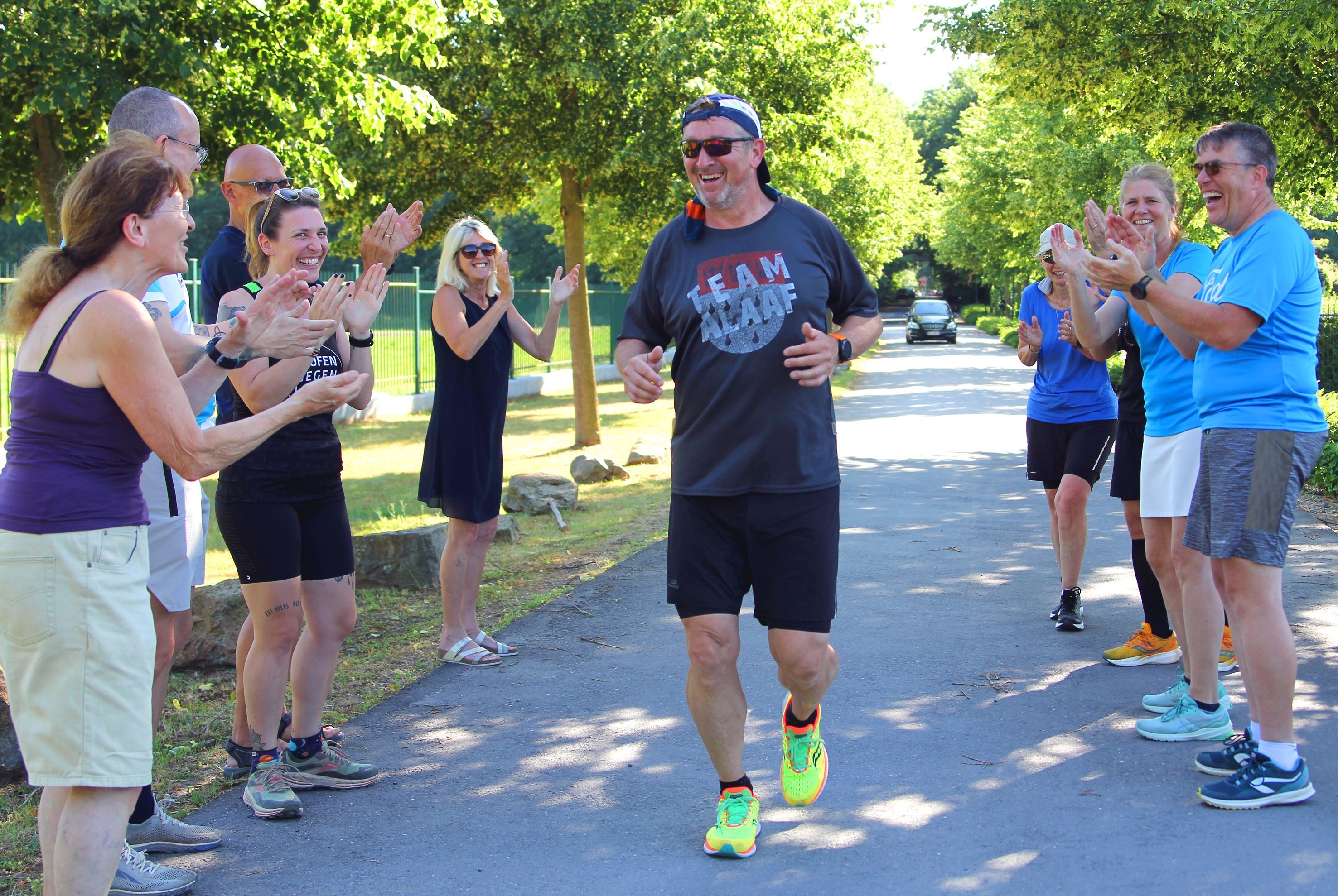 Das Bild zeigt Horst Paesch beim 100-Kilometer-Lauf