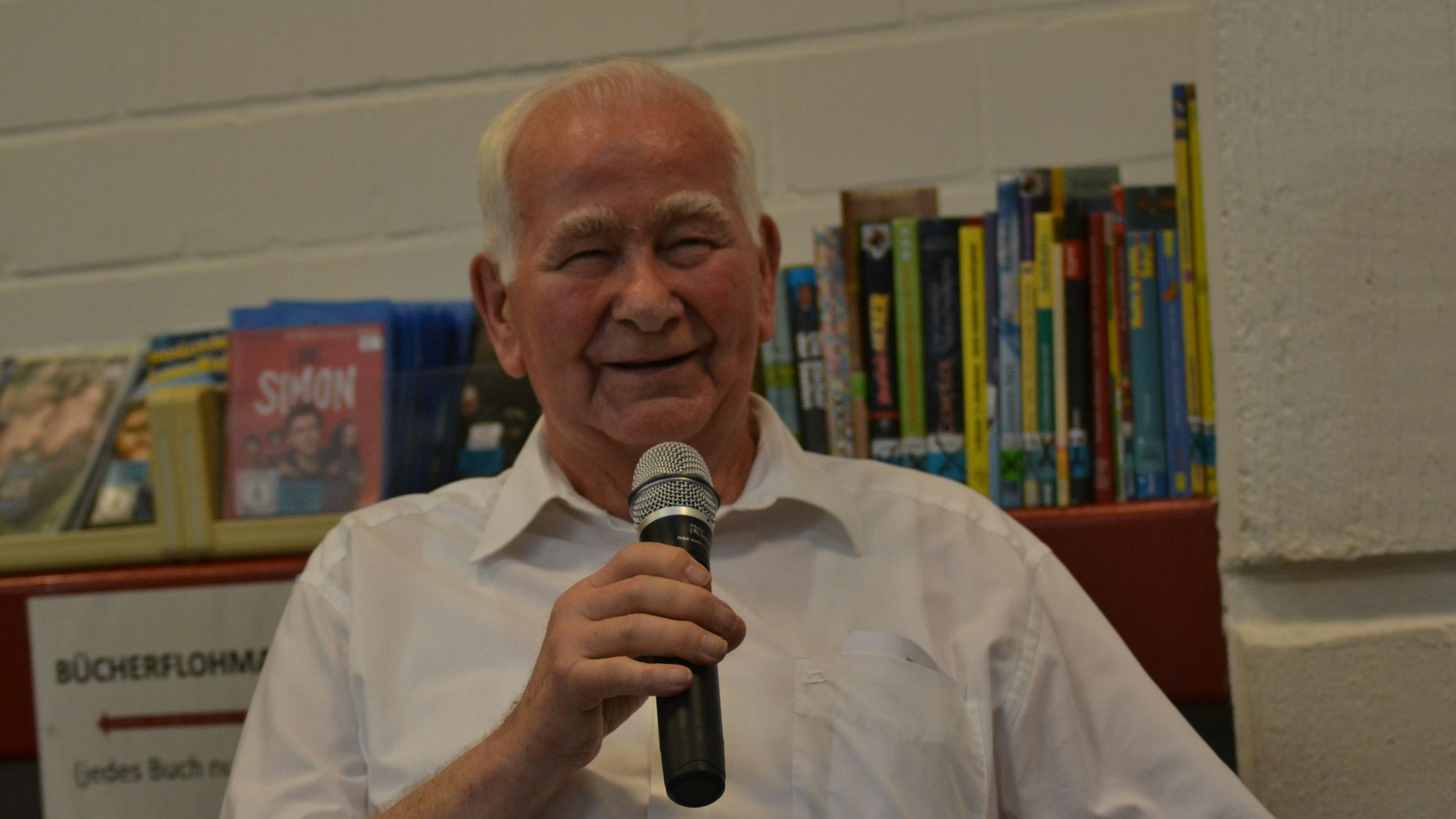 Hein Mück bei der Lesung.