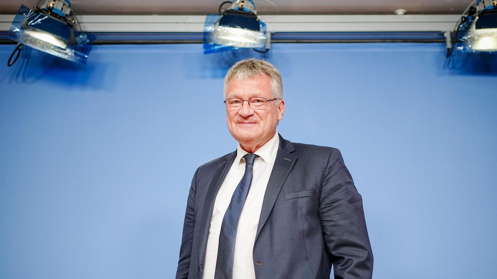 Der ehemalige AfD-Bundesvorsitzende Jörg Meuthen gibt eine Pressekonferenz zu seinem Eintritt in die Deutsche Zentrumspartei.