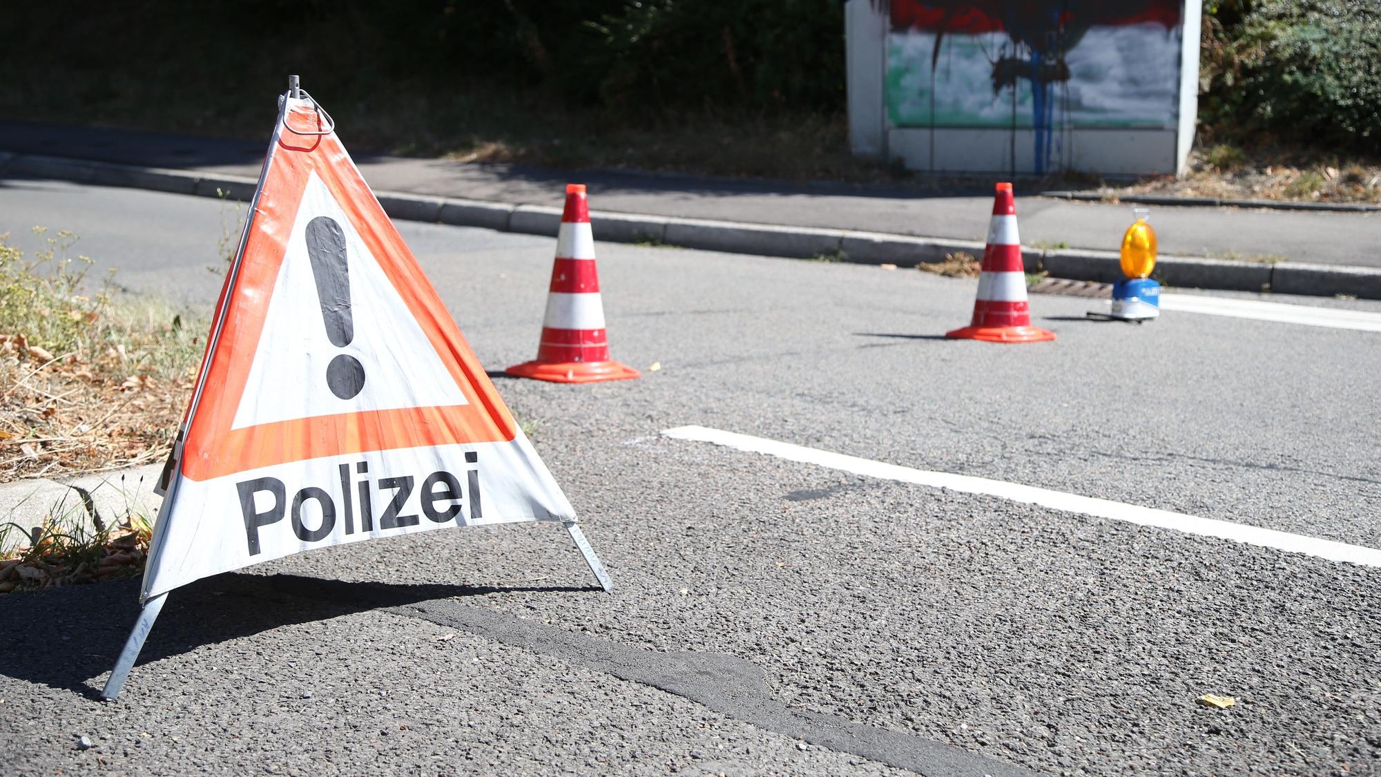 Symbolbild, Polizei, Unfall, Straßensperre