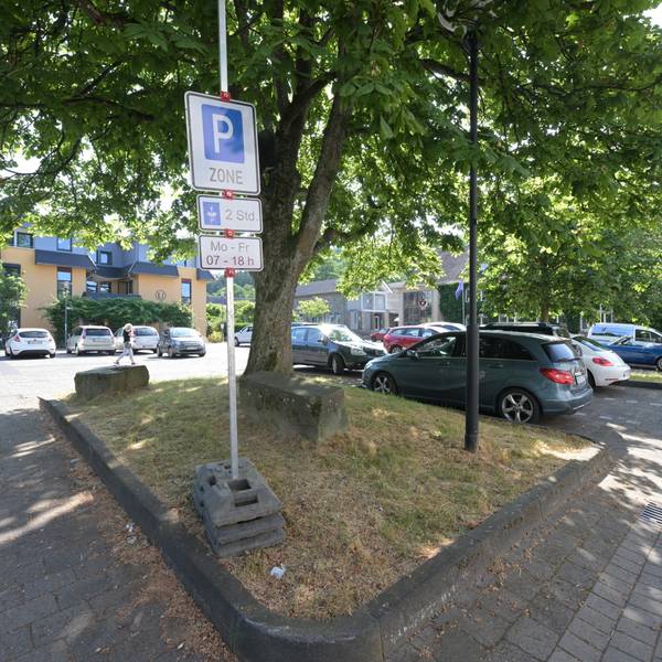 Das Foto zeigt den Karlheinz-Stockhausen-Platz in Kürten