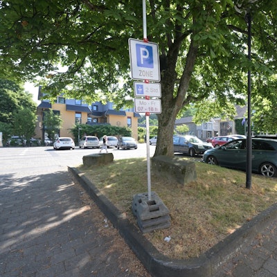Das Foto zeigt den Karlheinz-Stockhausen-Platz in Kürten
