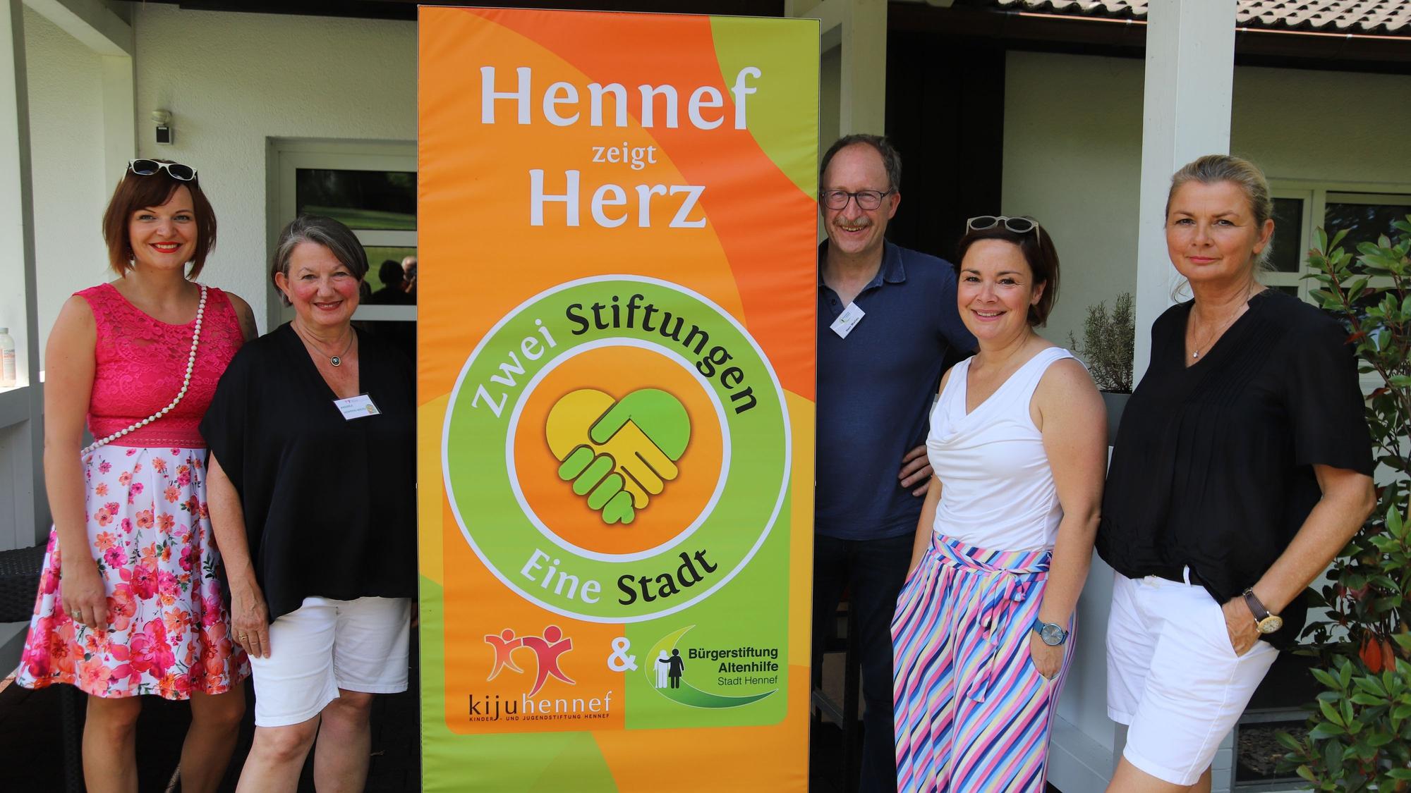 V.l.: Eva Busse (Förderverein Kiju, Andrea Hoppen-Weiss (Kiju), Thomas Wallau (Bürgerstiftung Altenhilfe) Nicole Wolfgarten (FV Kiju), Martina Wirtz (Kiju)