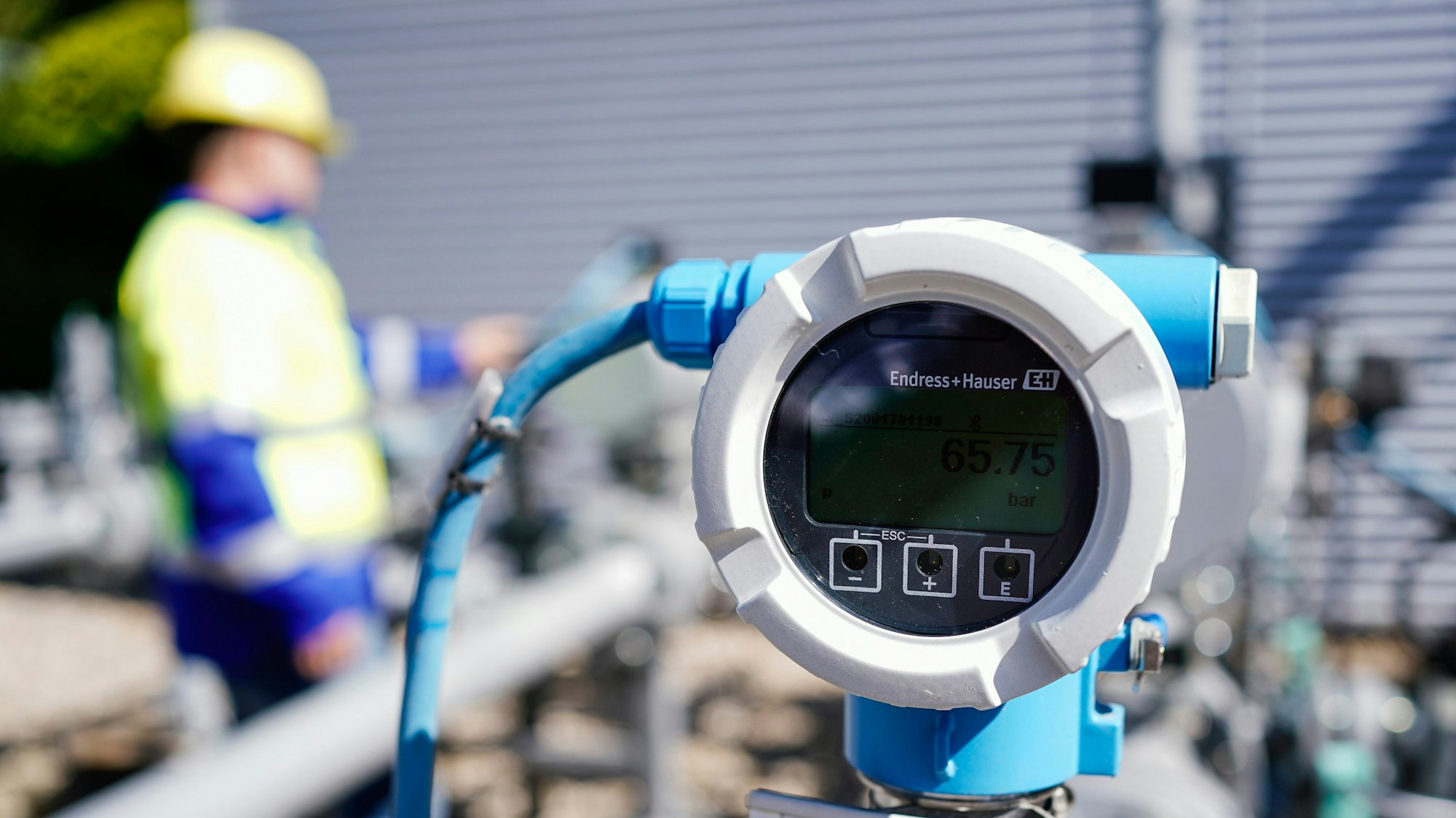 Eine Anzeige auf dem Gelände des Gasspeichers in Frankenthal. (Archiv)