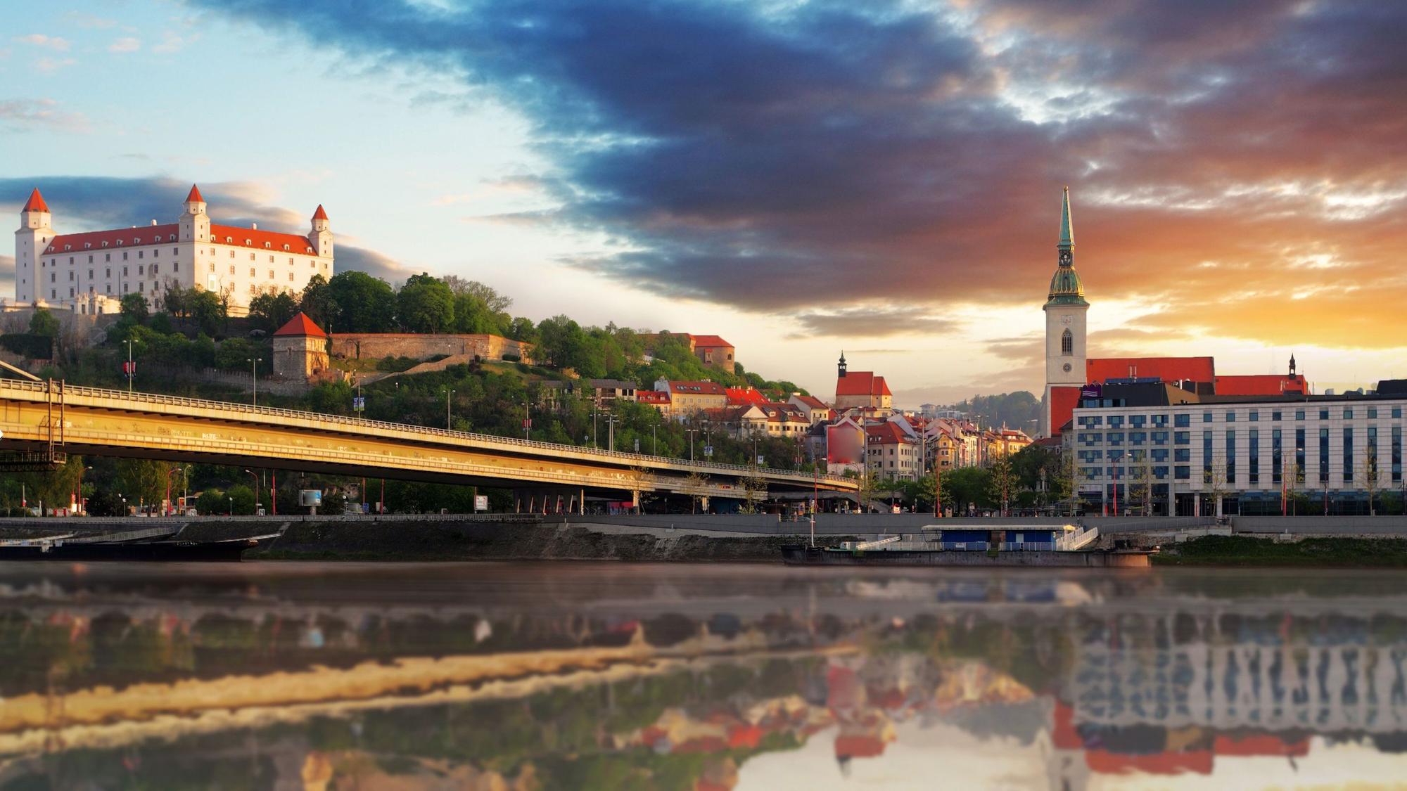 Sonnenaufgang in Bratislava