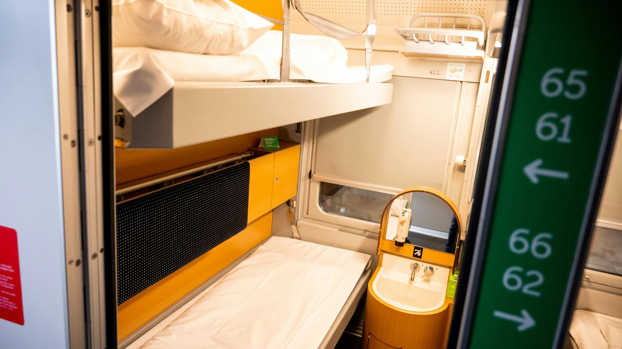 Blick in ein Abteil eines Nachtzuges zwischen Hamburg und Stockholm.