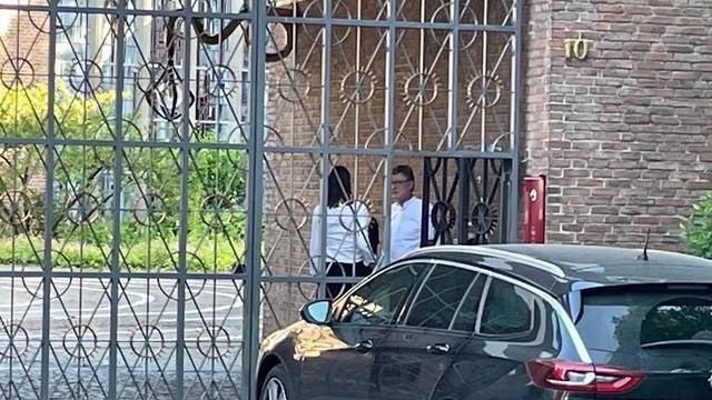 Kardinal Woelki bekommt an seinem Dienstsitz in Köln Besuch von Ermittlern.