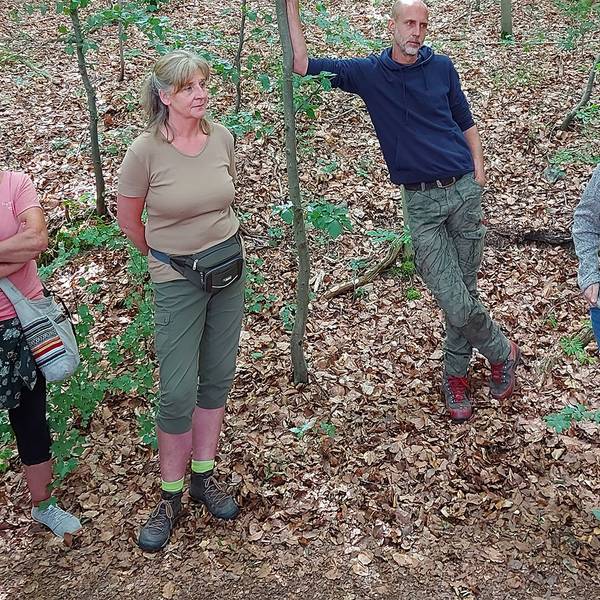 Die Gruppe beim Vor-Ort-Termin im Tiergarten.