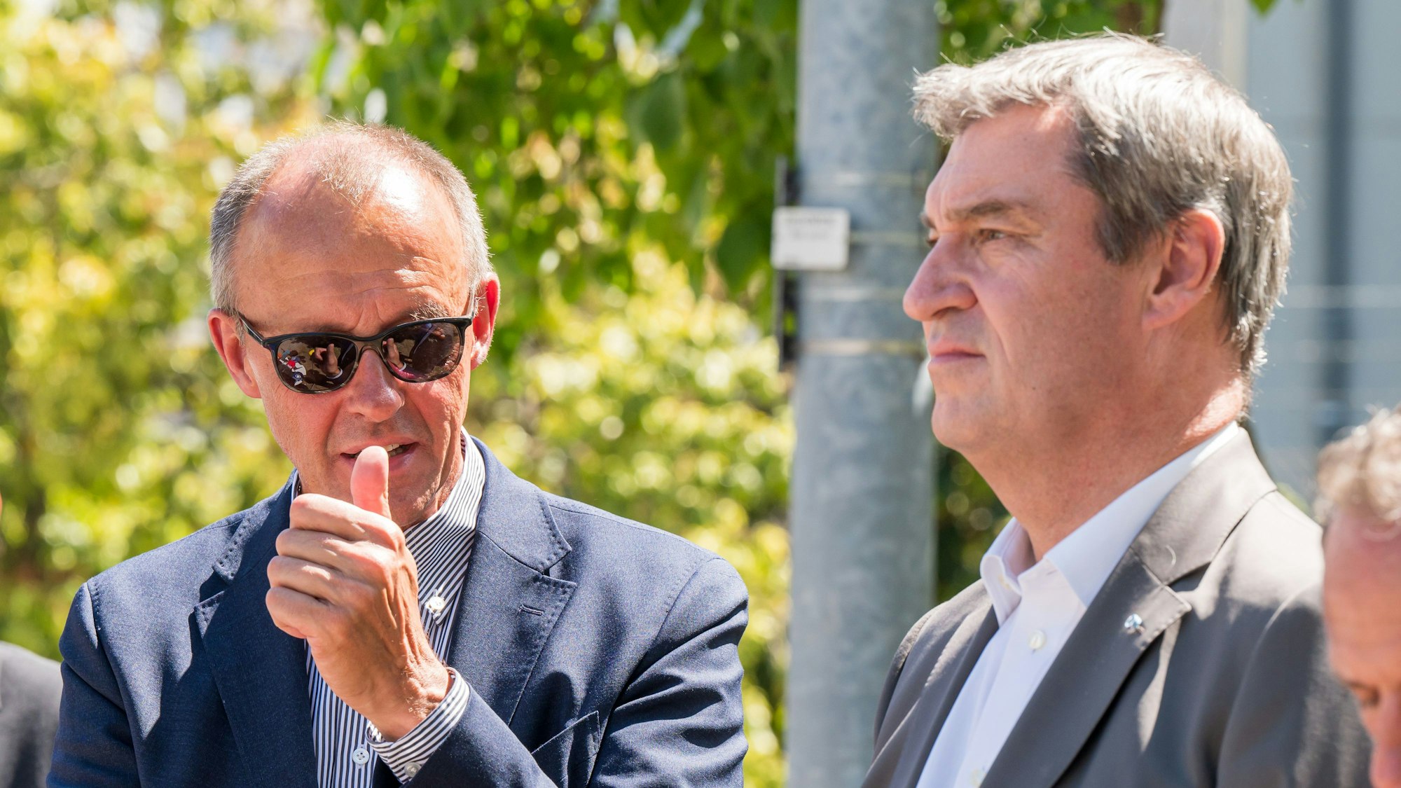 CDU-Bundesvorsitzende Friedrich Merz (l) und Markus Söder, (CSU) Ministerpräsident von Bayern, bei einer Pressekonferenz.