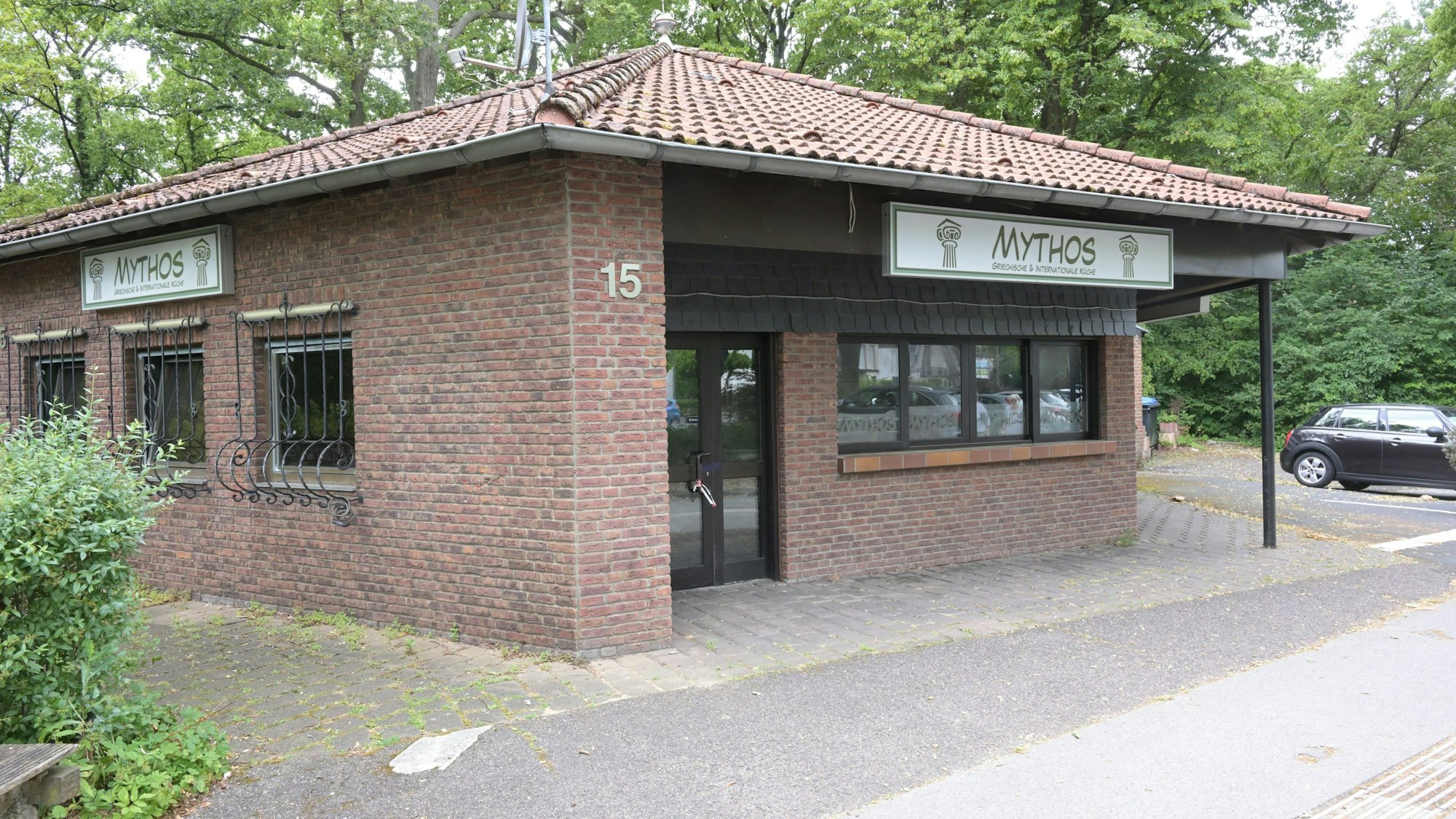 Die Grill-Hütte auf dem Marktplatz in Refrath ist geschlossen.