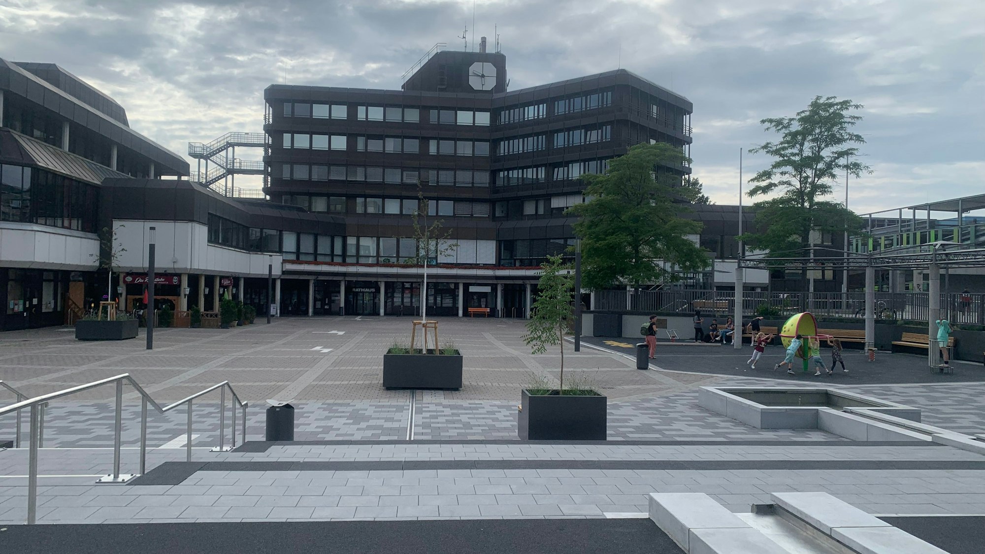 Die Marktplatte am Karl-Gatzweiler-Platz im Sankt Augustin
