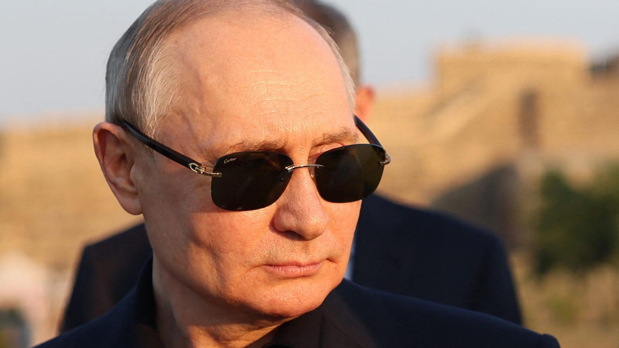 Der russische Präsident Wladimir Putin während eines Besuchs der Festung Naryn-Kala in Derbent in der russischen Republik Dagestan am 28. Juni 2023.
