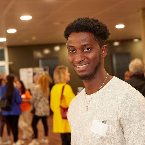 Ibrahim Diaho bei der Abschlussveranstaltung im Kreishaus.